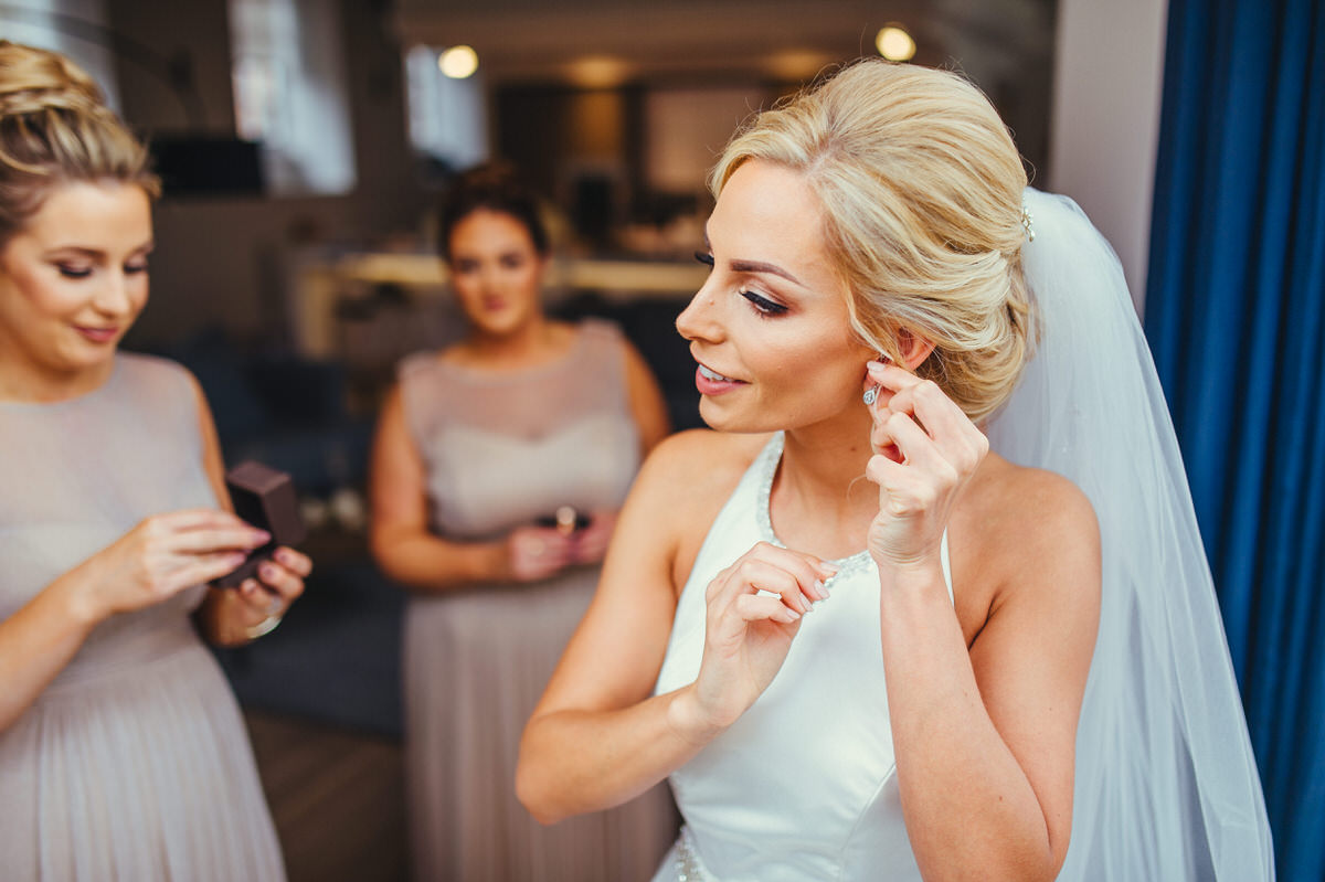 Edinburgh wedding photographer