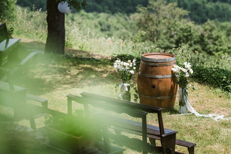 Jessica & Dan’s Foodie Livernano Estate Wedding in Tuscany 10 If you're planning a wedding in Tuscany or dreaming of a destination big day, don't miss this couple's Livernano Estate Wedding, inspired by Italian wine...