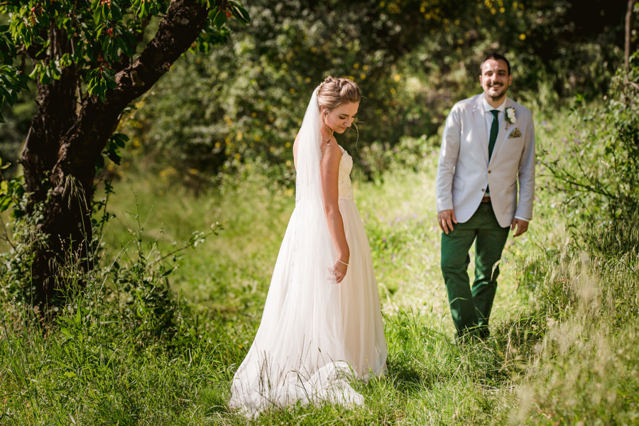 If you're planning a wedding in Tuscany or dreaming of a destination big day, don't miss this couple's Livernano Estate Wedding, inspired by Italian wine...